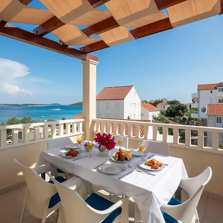 Bella Vista - Three Bedroom With Terrace And Sea View A6 Apartman