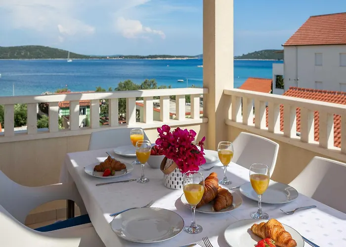 Bella Vista - Three Bedroom With Terrace And Sea View A6 Daire